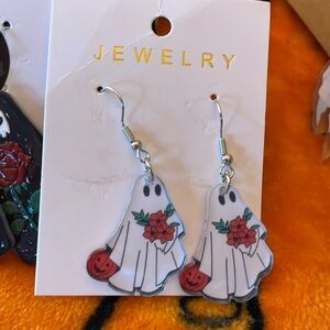 Small Ghost With Flowers